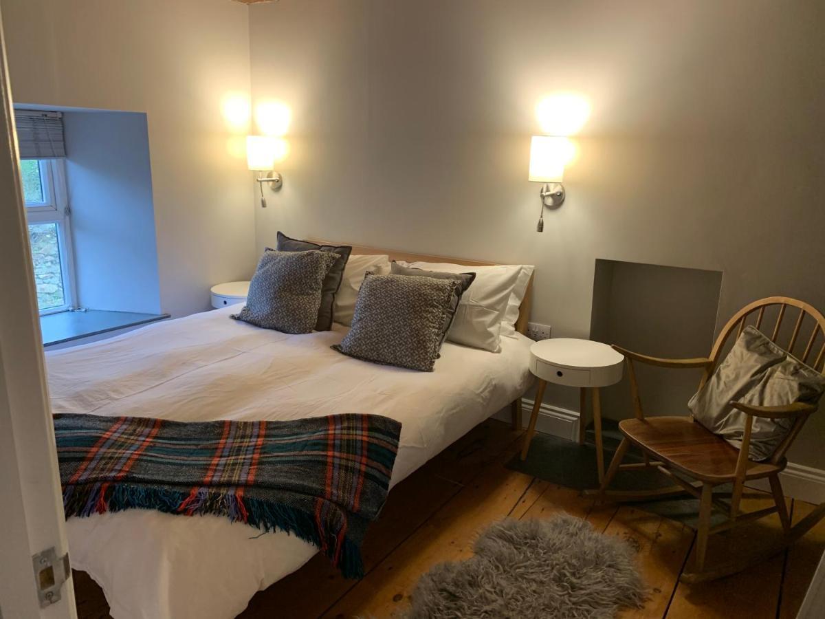 Min-Y-Fford Sleeps 6 Plus Pet Newport  Luaran gambar