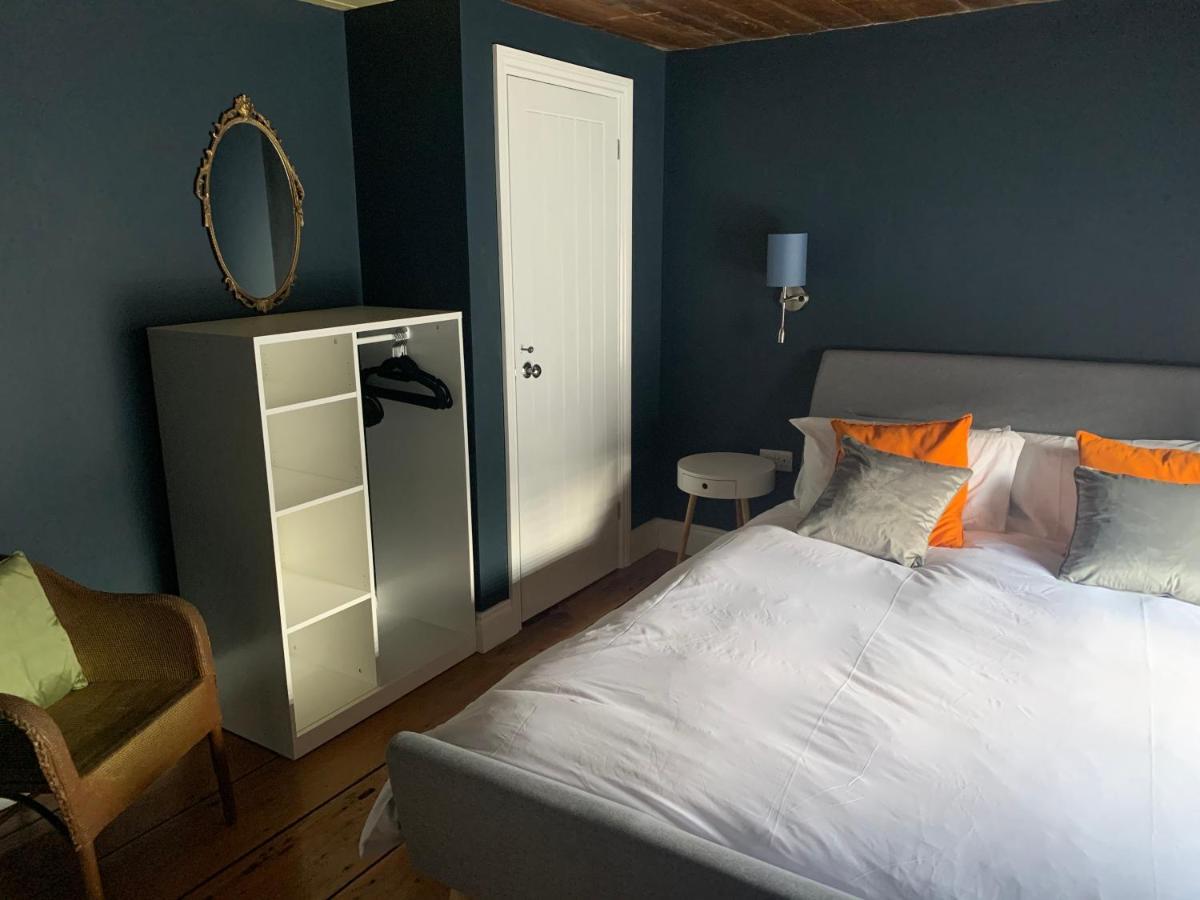 Min-Y-Fford Sleeps 6 Plus Pet Newport  Luaran gambar